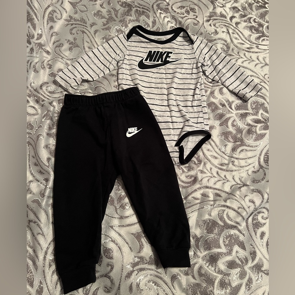 Nike size 18 months long sleeve onesie and matching sweat pants!